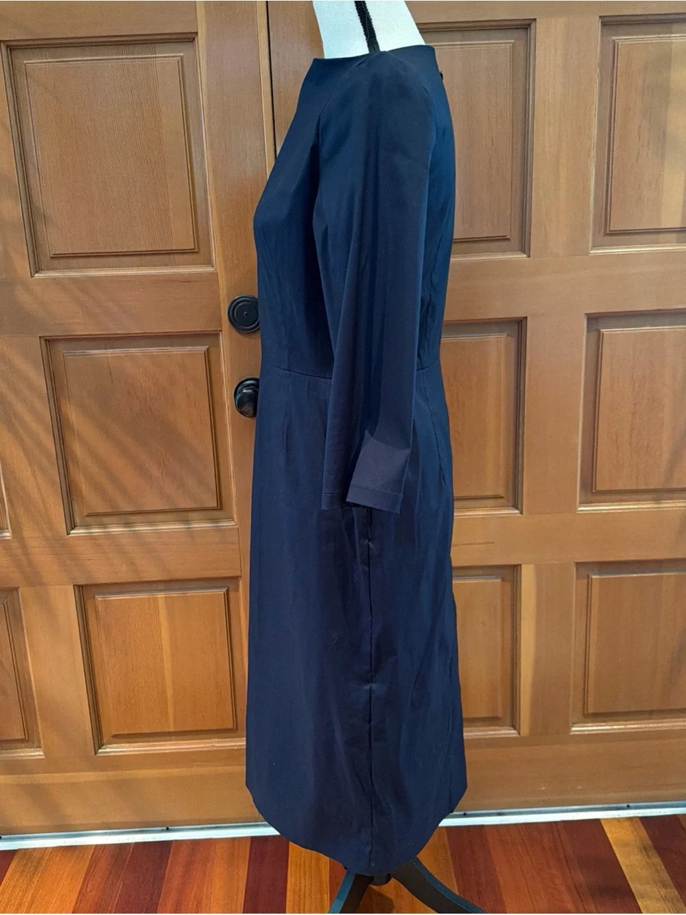 Prada Classic Navy Midi Dress with Three-Quarter Sleeves - Picture 3 of 16